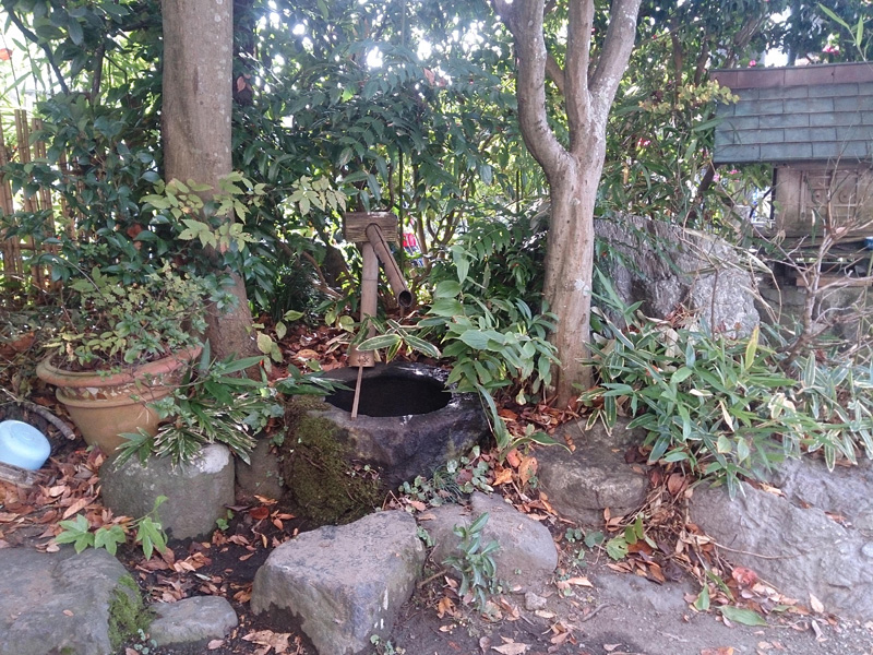 蹲（つくばい）周りをリニューアル。（御殿場市）